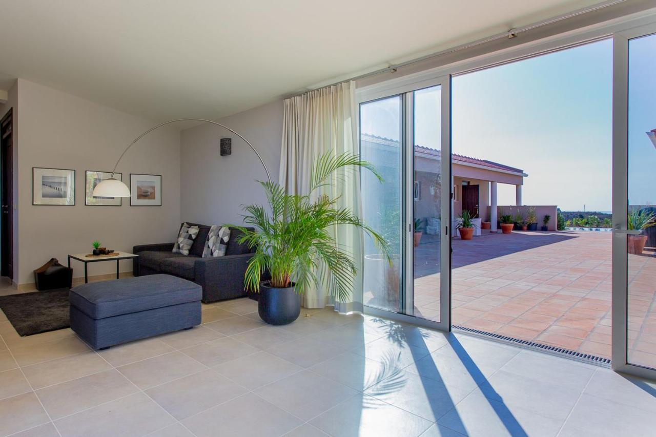 Corte Velada Guest House By Lovelystay Lagos Bagian luar foto