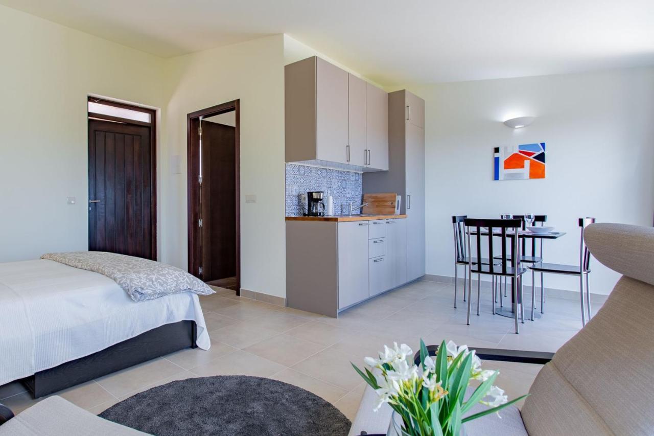 Corte Velada Guest House By Lovelystay Lagos Bagian luar foto