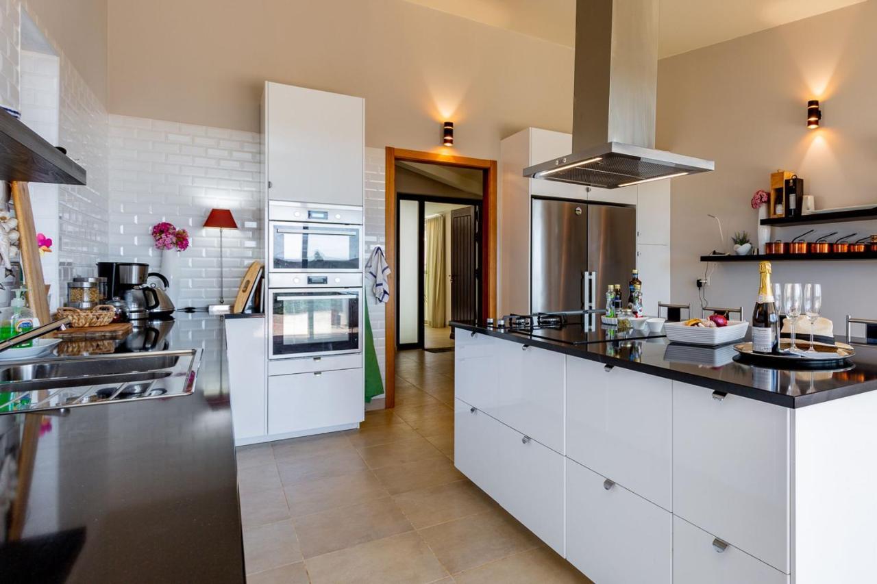 Corte Velada Guest House By Lovelystay Lagos Bagian luar foto